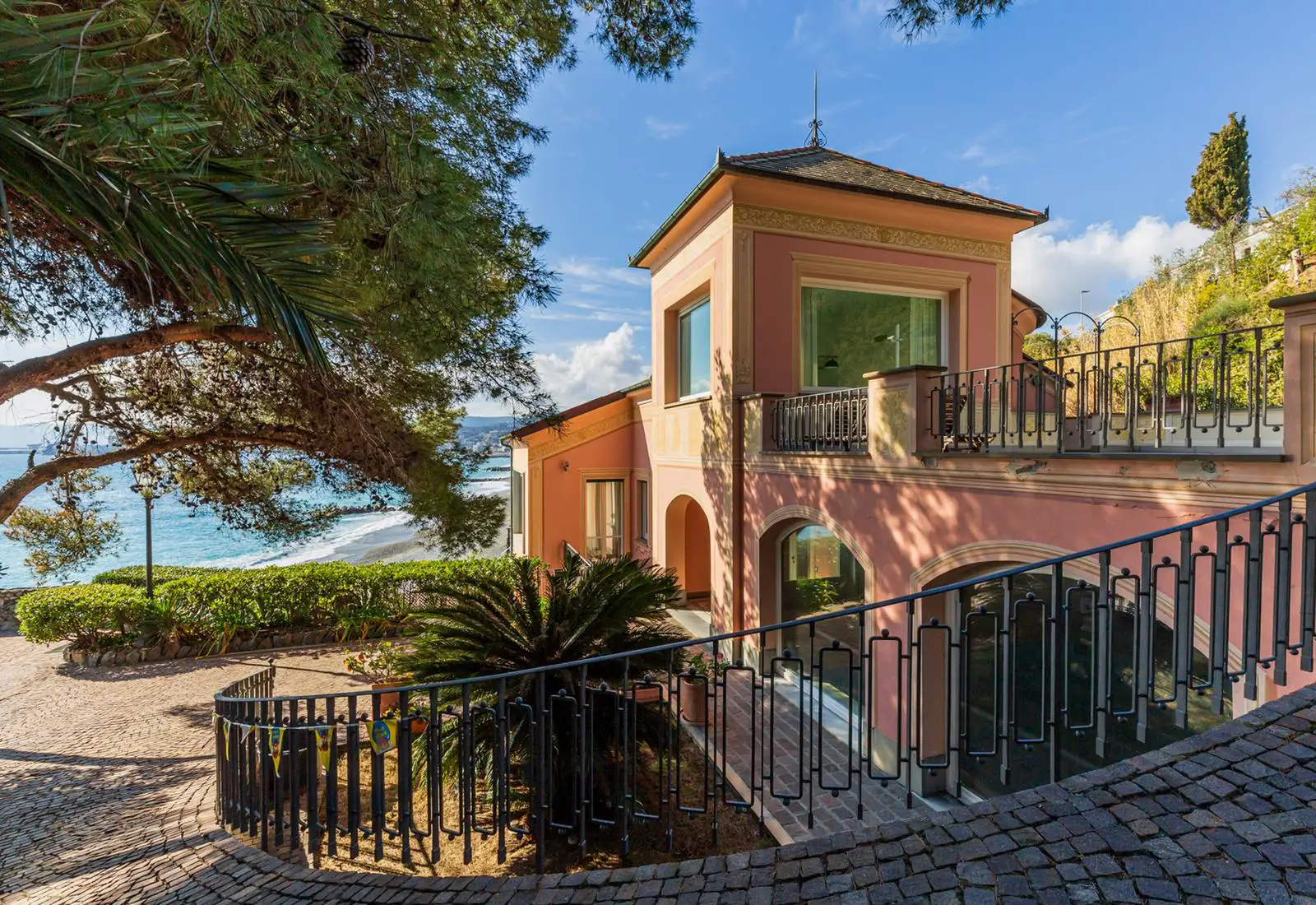 luxury-house-albisola_xxl91.jpg